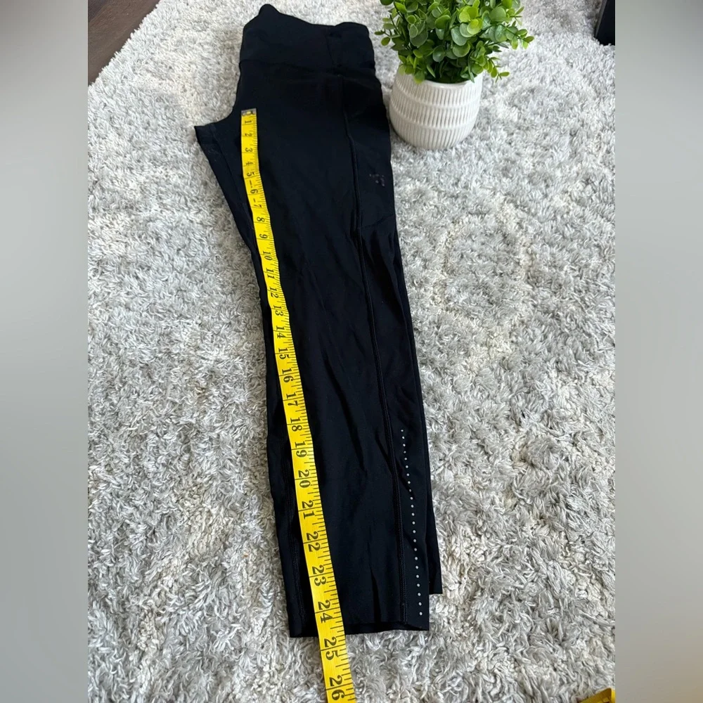 Lululemon Fast and Free Crop - Picture 5 of 11